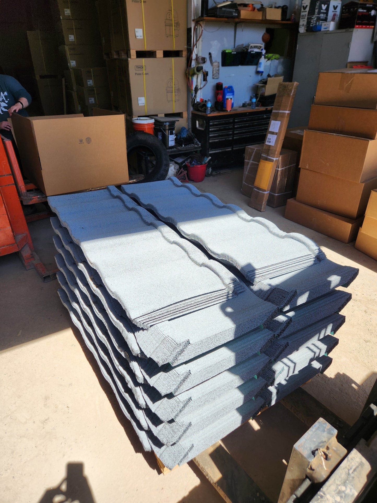 NEW RESIDENTIAL METAL ROOFING SHINGLES (29 GAUGE) 29 GAUGE.