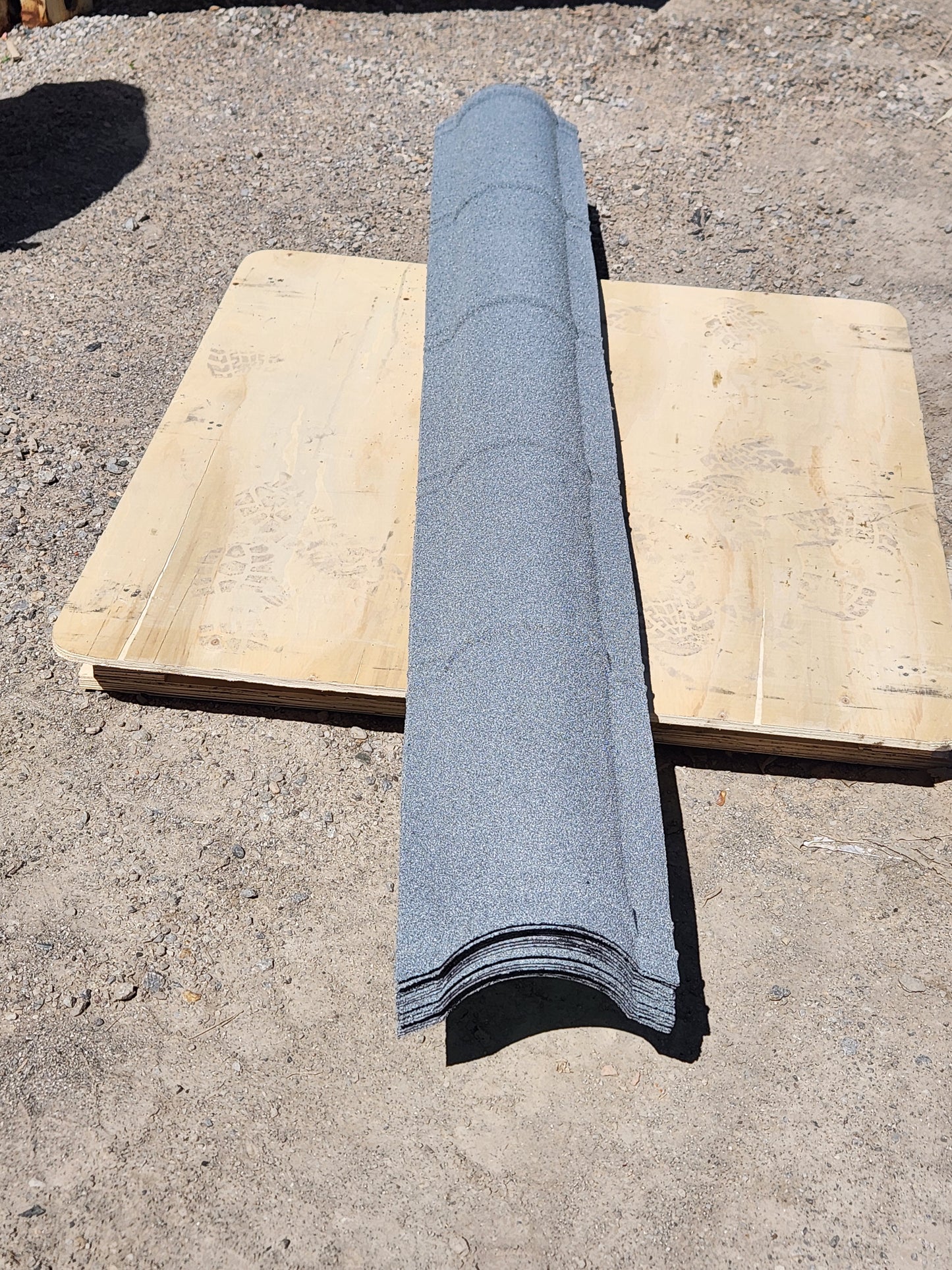 CIRCULAR RIDGECAP FOR STEEL SHINGLES