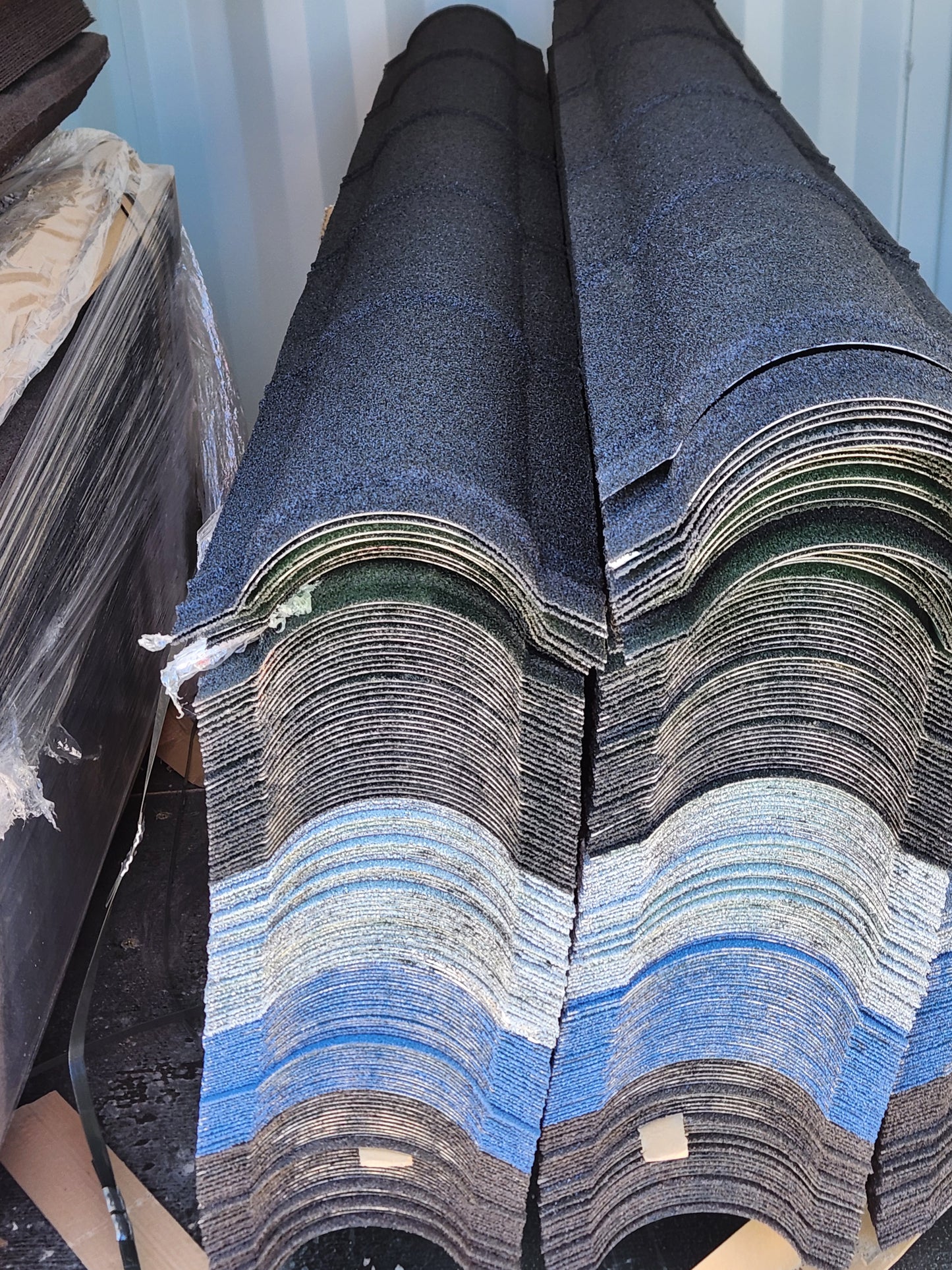 CIRCULAR RIDGECAP FOR STEEL SHINGLES