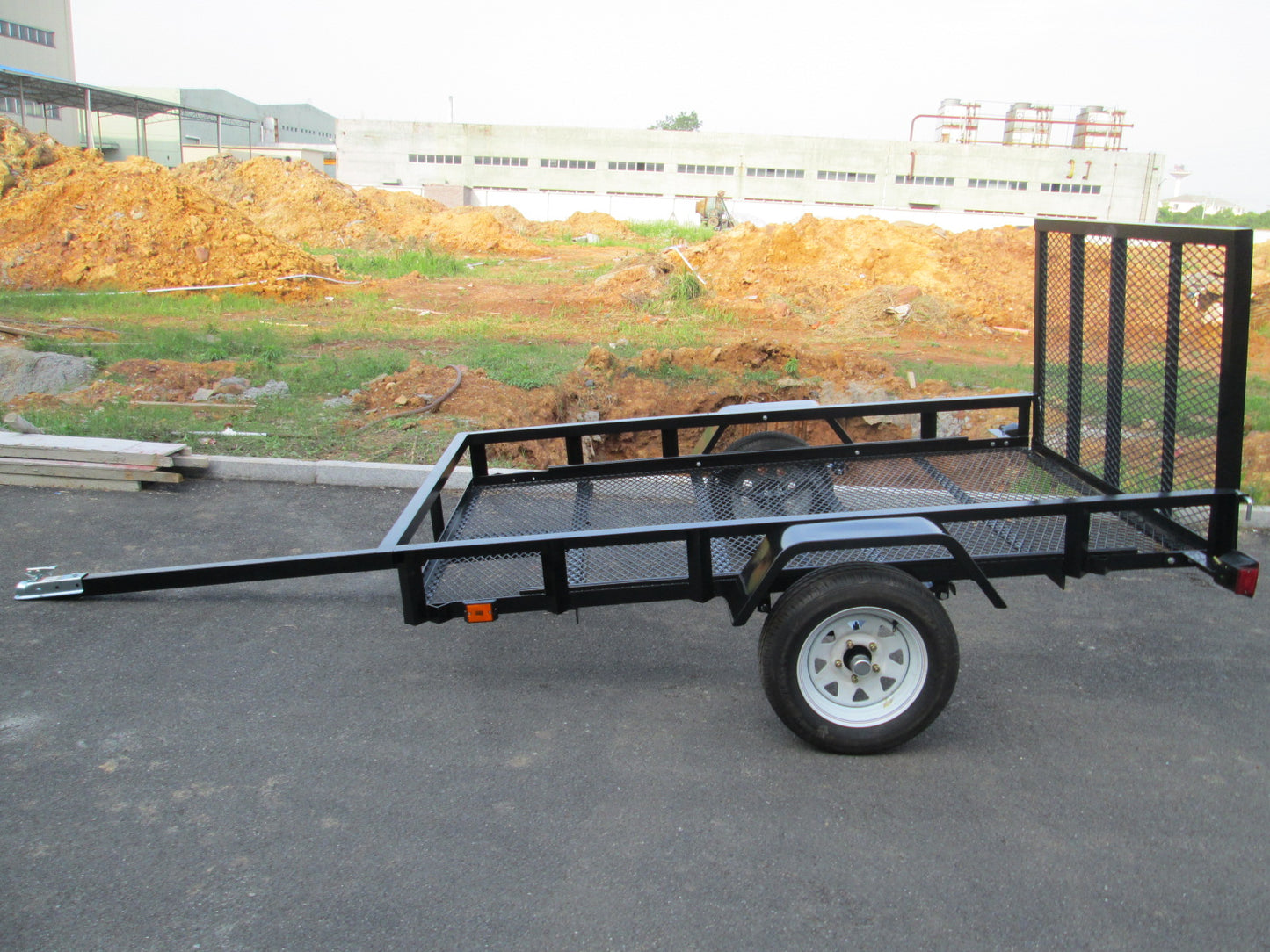 5x8 UTILITY TRAILER WITH GATES AND TILT! BLACK