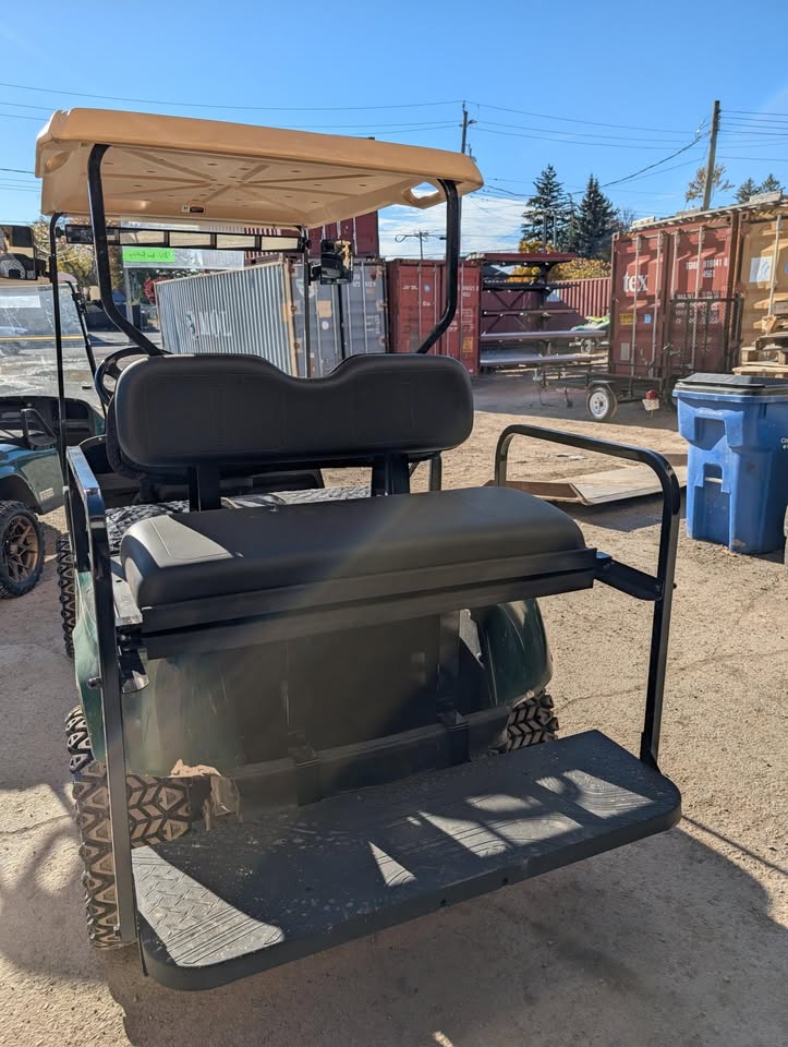 2009 EZ-GO TXT new lithium battery, new lift kit tires & rims, and new rear seat