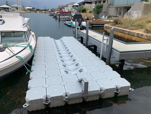 Heavy-Duty Modular Boat Dock – 26' x 10' (8m x 3m)